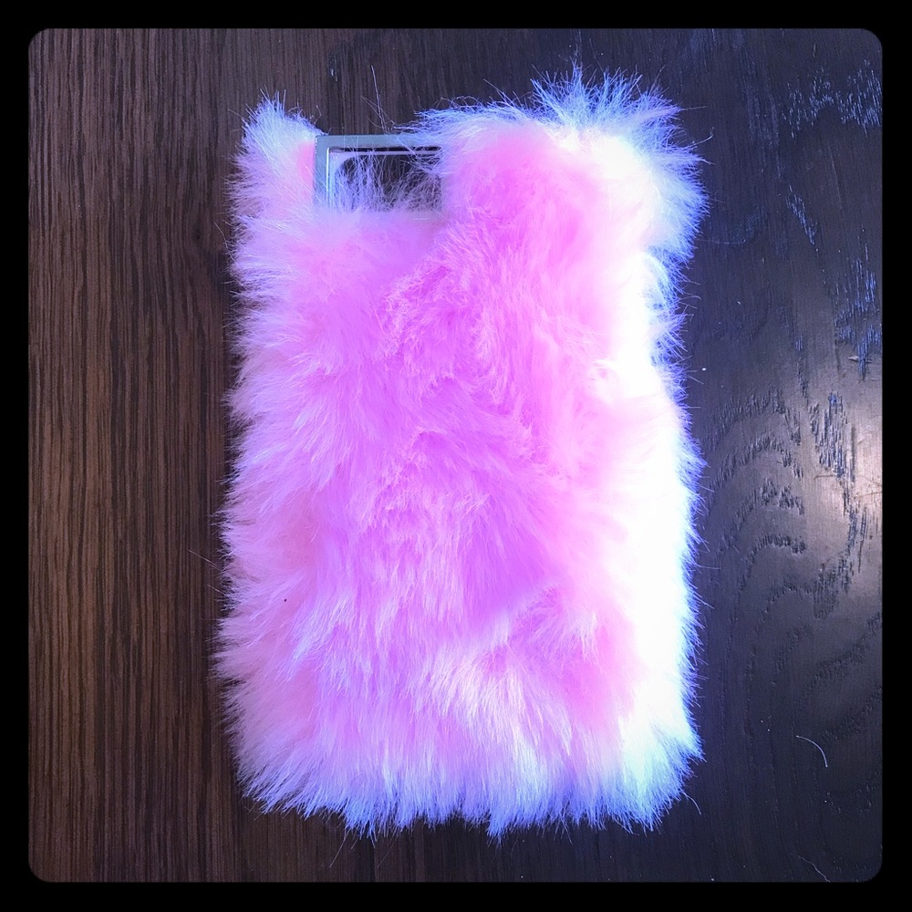 Pink fluffy iPhone 7 cell phone case. Super cute!!